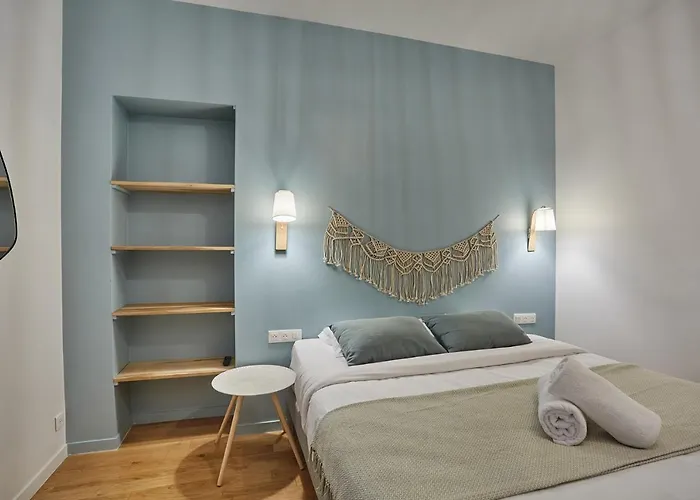 Apartment Center Of Paris By Studio Prestige